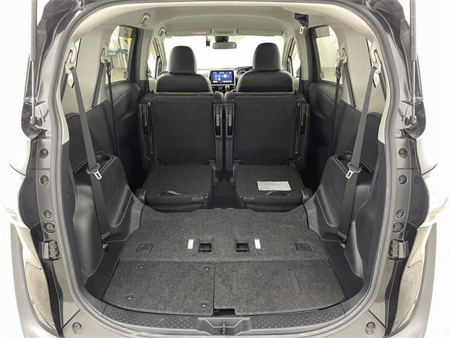 シエンタ ハイブリッドＧ　クエロ　トヨタセーフティセンスＣ　クリアランスソナ純正９インチナビ　フルセグＴＶ／ＢＴ／ＣＤ／ＤＶＤ／ＡＭ／ＦＭ／ＳＤ　全方位カメラ　両側パワースライドドア　ＬＥＤオートライト　ハーフレザー　ＥＴＣ　ドラレコ（28枚目）