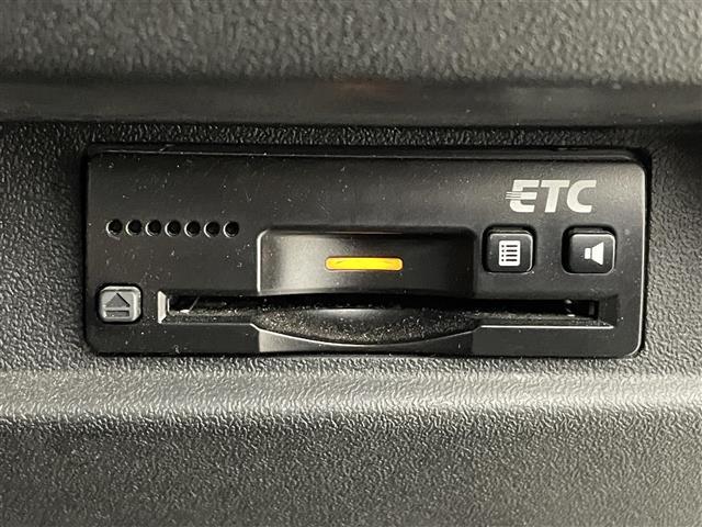 ジムニーシエラ ＪＣ　スズキセーフティサポート　誤発進抑制機能　純正８インチナビ　フルセグＴＶ／ＢＴ／ＳＤ／ＣＤ／ＤＶＤ／ＦＭ／ＡＭ　バックカメラ　レザーシート　シートヒーター　クルーズコントロール　アイドリングストップ（4枚目）