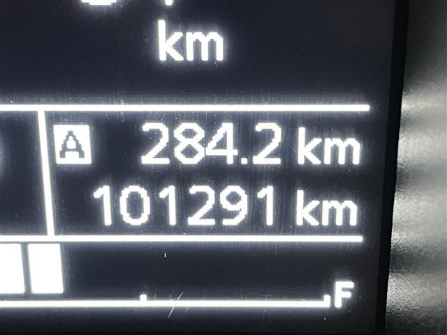 ジムニーシエラ ＪＣ　スズキセーフティサポート　誤発進抑制機能　純正８インチナビ　フルセグＴＶ／ＢＴ／ＳＤ／ＣＤ／ＤＶＤ／ＦＭ／ＡＭ　バックカメラ　レザーシート　シートヒーター　クルーズコントロール　アイドリングストップ（27枚目）