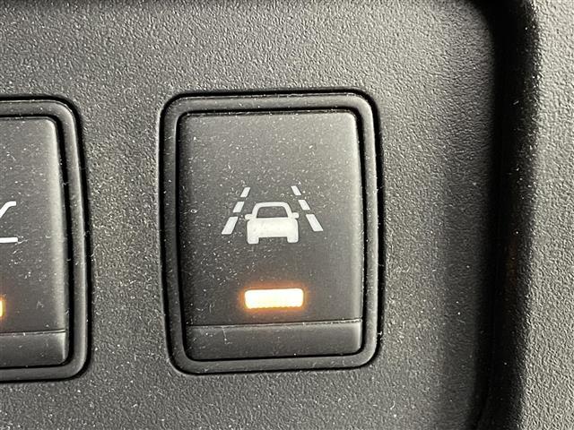 セレナ ハイウェイスター　Ｖセレ＋セーフティＩＩ　ＳＨＶ　エマージェンシーブレーキ　純正フリップダウンモニター　純正ナビ　フルセグＴＶ／ＳＤ／ＣＤ／ＤＶＤ／ＢＴ／ＵＳＢ／ｉＰｏｄ　全方位カメラ　両側パワースライドドア　アイドリングストップ　プッシュスタート（7枚目）