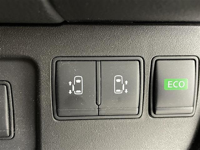 セレナ ハイウェイスター　Ｖセレ＋セーフティＩＩ　ＳＨＶ　エマージェンシーブレーキ　純正フリップダウンモニター　純正ナビ　フルセグＴＶ／ＳＤ／ＣＤ／ＤＶＤ／ＢＴ／ＵＳＢ／ｉＰｏｄ　全方位カメラ　両側パワースライドドア　アイドリングストップ　プッシュスタート（9枚目）