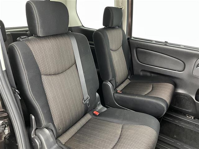 セレナ ハイウェイスター　Ｖセレ＋セーフティＩＩ　ＳＨＶ　エマージェンシーブレーキ　純正フリップダウンモニター　純正ナビ　フルセグＴＶ／ＳＤ／ＣＤ／ＤＶＤ／ＢＴ／ＵＳＢ／ｉＰｏｄ　全方位カメラ　両側パワースライドドア　アイドリングストップ　プッシュスタート（15枚目）