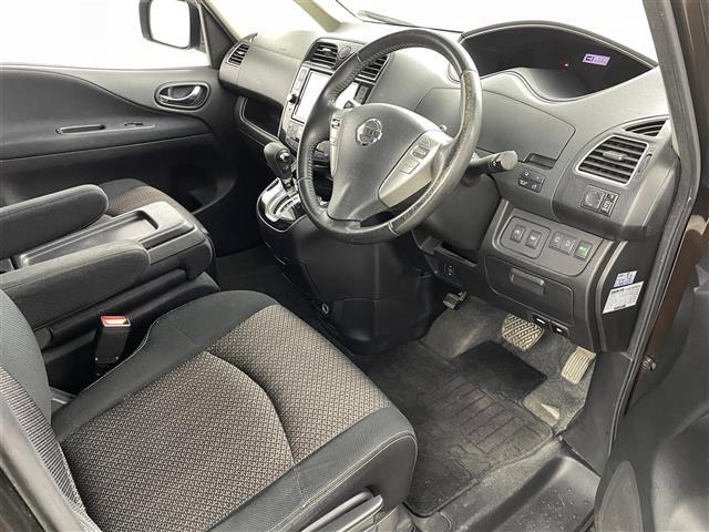 セレナ ハイウェイスター　Ｖセレ＋セーフティＩＩ　ＳＨＶ　エマージェンシーブレーキ　純正フリップダウンモニター　純正ナビ　フルセグＴＶ／ＳＤ／ＣＤ／ＤＶＤ／ＢＴ／ＵＳＢ／ｉＰｏｄ　全方位カメラ　両側パワースライドドア　アイドリングストップ　プッシュスタート（22枚目）