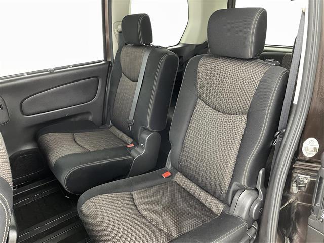 セレナ ハイウェイスター　Ｖセレ＋セーフティＩＩ　ＳＨＶ　エマージェンシーブレーキ　純正フリップダウンモニター　純正ナビ　フルセグＴＶ／ＳＤ／ＣＤ／ＤＶＤ／ＢＴ／ＵＳＢ／ｉＰｏｄ　全方位カメラ　両側パワースライドドア　アイドリングストップ　プッシュスタート（25枚目）