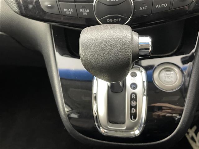 セレナ ハイウェイスター　Ｖセレ＋セーフティＩＩ　ＳＨＶ　エマージェンシーブレーキ　純正フリップダウンモニター　純正ナビ　フルセグＴＶ／ＳＤ／ＣＤ／ＤＶＤ／ＢＴ／ＵＳＢ／ｉＰｏｄ　全方位カメラ　両側パワースライドドア　アイドリングストップ　プッシュスタート（30枚目）