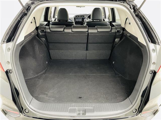 店頭在庫以外にも全国約４万台※の在庫から、ぴったりな１台をご提案します！※２０２３年１０月現在の在庫台数です。売約済の可能性があります。