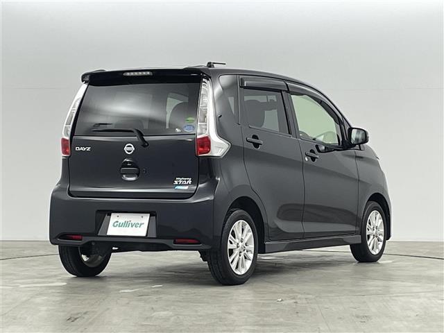 デイズ ハイウェイスター　Ｘ　純正７インチナビ　フルセグＴＶ／ＳＤ／ＣＤ／ＦＭ／ＡＭ　バックカメラ　ベンチシート　純正アルミホイール付きサマータイヤ　純正フロアマット　純正ドアバイザー　アイドリングストップ　プッシュスタート（13枚目）