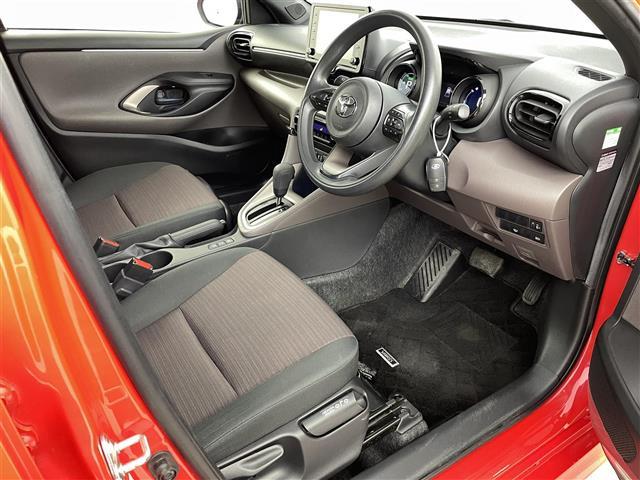 ヤリス ハイブリッドＧ　トヨタセーフティセンス　純正ディスプレイオーディオ　ＢＴ／ＵＳＢ／ＡＭ／ＦＭ　Ｍｉｒａｃａｓｔ　マルチコテクティッドナビ　バックカメラ　シートヒーター　クルーズコントロール　寒冷地仕様　オートライト（21枚目）