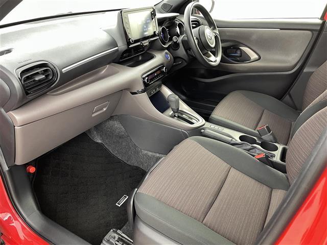 ヤリス ハイブリッドＧ　トヨタセーフティセンス　純正ディスプレイオーディオ　ＢＴ／ＵＳＢ／ＡＭ／ＦＭ　Ｍｉｒａｃａｓｔ　マルチコテクティッドナビ　バックカメラ　シートヒーター　クルーズコントロール　寒冷地仕様　オートライト（22枚目）