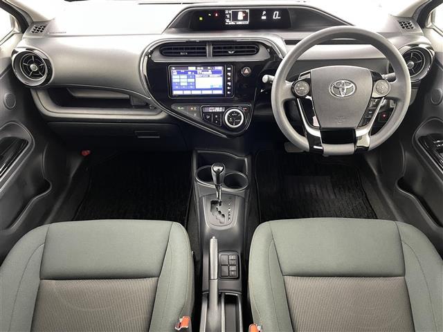 アクア Ｓ　スタイルブラック　トヨタセーフティセンス　純正ナビ　バックカメラ　ＥＴＣ　ドライブレコーダー　ＬＥＤヘッドライト　フォグランプ　純正フロアマット　ドアバイザー　スマートキー　プッシュスタート（2枚目）