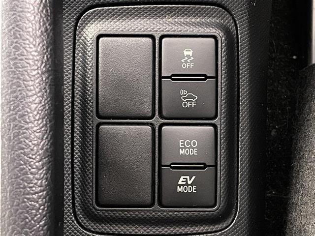 アクア Ｓ　スタイルブラック　トヨタセーフティセンス　純正ナビ　バックカメラ　ＥＴＣ　ドライブレコーダー　ＬＥＤヘッドライト　フォグランプ　純正フロアマット　ドアバイザー　スマートキー　プッシュスタート（7枚目）