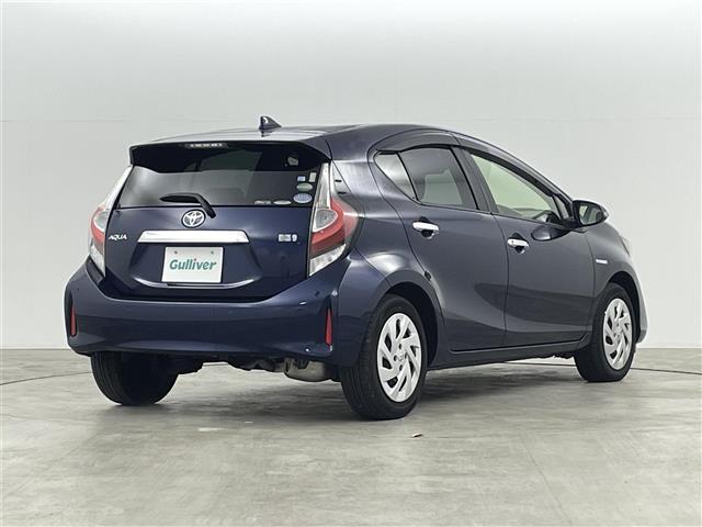 アクア Ｓ　スタイルブラック　トヨタセーフティセンス　純正ナビ　バックカメラ　ＥＴＣ　ドライブレコーダー　ＬＥＤヘッドライト　フォグランプ　純正フロアマット　ドアバイザー　スマートキー　プッシュスタート（17枚目）