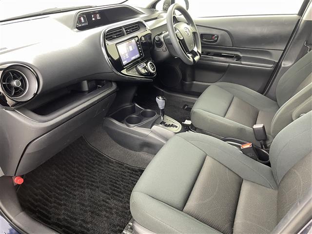 アクア Ｓ　スタイルブラック　トヨタセーフティセンス　純正ナビ　バックカメラ　ＥＴＣ　ドライブレコーダー　ＬＥＤヘッドライト　フォグランプ　純正フロアマット　ドアバイザー　スマートキー　プッシュスタート（20枚目）