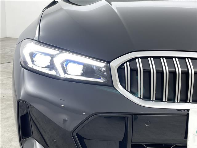 ３シリーズ ３１８ｉ　Ｍスポーツ　ドライビング・アシスト・プロフェッショナル　ｈａｒｍａｎ／ｋａｒｄｏｎ　サラウンド・サウンド・システム　純正１４．９ナビ　ＢＴ／Ａｐｐｌｅ　Ｃａｒｐｌａｙ／ＦＭ／ＡＭ　コーナリング・ライト（13枚目）