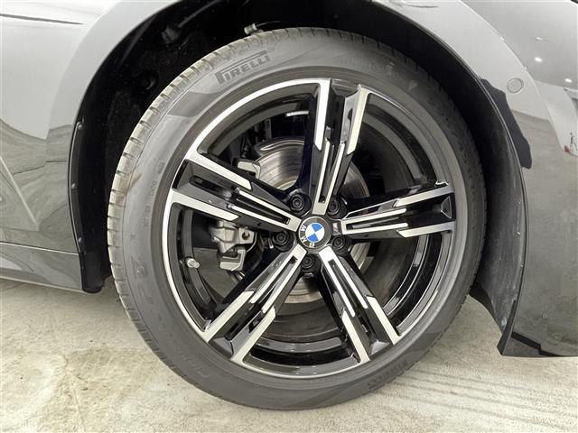 ３シリーズ ３１８ｉ　Ｍスポーツ　ドライビング・アシスト・プロフェッショナル　ｈａｒｍａｎ／ｋａｒｄｏｎ　サラウンド・サウンド・システム　純正１４．９ナビ　ＢＴ／Ａｐｐｌｅ　Ｃａｒｐｌａｙ／ＦＭ／ＡＭ　コーナリング・ライト（14枚目）