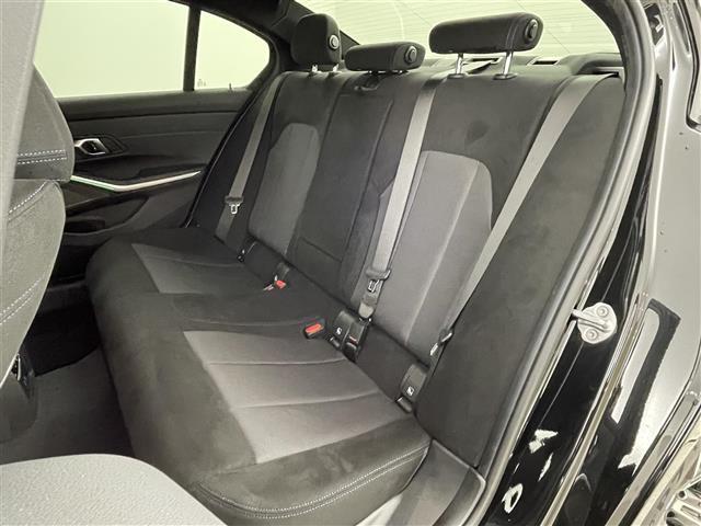 ３シリーズ ３１８ｉ　Ｍスポーツ　ドライビング・アシスト・プロフェッショナル　ｈａｒｍａｎ／ｋａｒｄｏｎ　サラウンド・サウンド・システム　純正１４．９ナビ　ＢＴ／Ａｐｐｌｅ　Ｃａｒｐｌａｙ／ＦＭ／ＡＭ　コーナリング・ライト（23枚目）