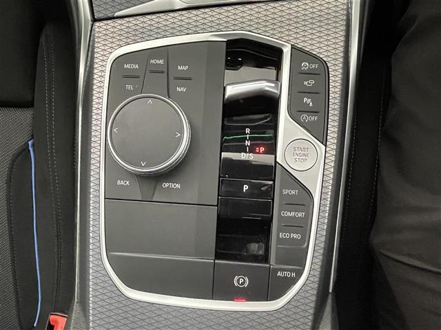 ３シリーズ ３１８ｉ　Ｍスポーツ　ドライビング・アシスト・プロフェッショナル　ｈａｒｍａｎ／ｋａｒｄｏｎ　サラウンド・サウンド・システム　純正１４．９ナビ　ＢＴ／Ａｐｐｌｅ　Ｃａｒｐｌａｙ／ＦＭ／ＡＭ　コーナリング・ライト（29枚目）