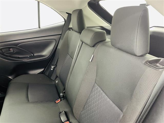 ヤリスクロス ハイブリッドＧ　ワンオーナー　純正ディスプレイオーディオ　バックカメラ　ビルトインＥＴＣ　レーダークルーズコントロール　社外前後ドライブレコーダー　ＡＣ１００Ｖコンセント　電動パーキングブレーキ　純正ホイール（20枚目）