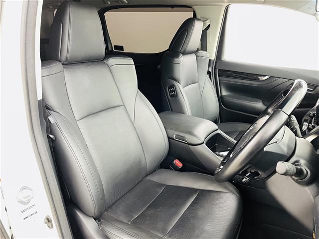 アルファード ２．５Ｓ　Ｃパッケージ　両側電動ドア　純正ナビ　純正フリップダウンモニター　フルセグ　ＥＴＣ　トヨタセーフティーセンス　シートヒーター　エアシート　ＬＥＤヘッドライト　フォグランプ　オートライト　オートマチックハイビーム（12枚目）