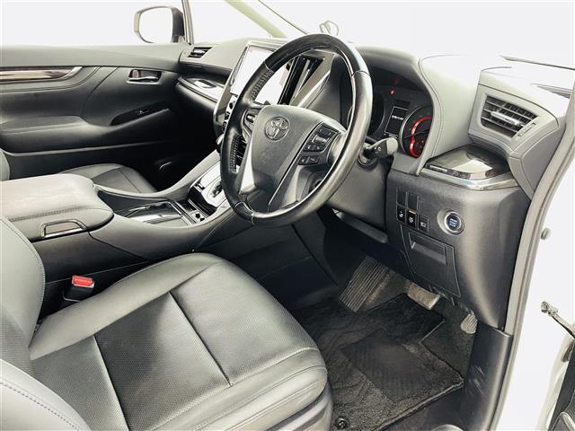 アルファード ２．５Ｓ　Ｃパッケージ　両側電動ドア　純正ナビ　純正フリップダウンモニター　フルセグ　ＥＴＣ　トヨタセーフティーセンス　シートヒーター　エアシート　ＬＥＤヘッドライト　フォグランプ　オートライト　オートマチックハイビーム（20枚目）