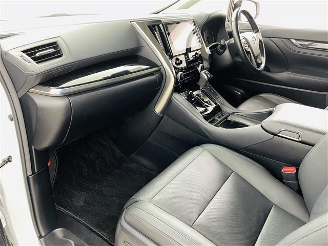 アルファード ２．５Ｓ　Ｃパッケージ　両側電動ドア　純正ナビ　純正フリップダウンモニター　フルセグ　ＥＴＣ　トヨタセーフティーセンス　シートヒーター　エアシート　ＬＥＤヘッドライト　フォグランプ　オートライト　オートマチックハイビーム（21枚目）