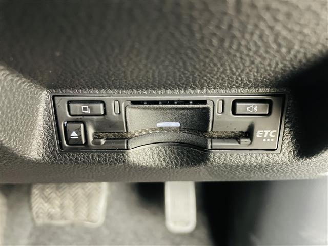 ヤリスクロス ハイブリッドＺ　アドベンチャー　プリクラッシュセーフティ　レーントレーシングアシスト　レーダークルーズコントロール　ブラインドスポットモニター　純正ナビゲーション　Ｂｌｕｅｔｏｏｔｈ　ＥＴＣ　バックカメラ　３６０度カメラ　ＨＤＭＩ（8枚目）