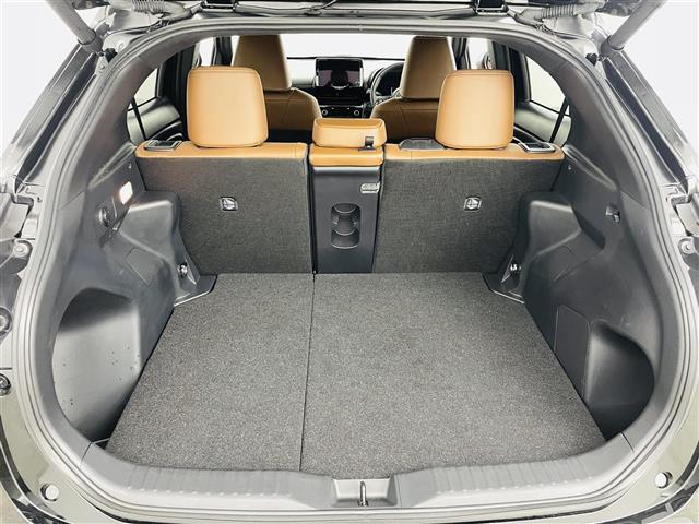 ヤリスクロス ハイブリッドＺ　アドベンチャー　プリクラッシュセーフティ　レーントレーシングアシスト　レーダークルーズコントロール　ブラインドスポットモニター　純正ナビゲーション　Ｂｌｕｅｔｏｏｔｈ　ＥＴＣ　バックカメラ　３６０度カメラ　ＨＤＭＩ（12枚目）