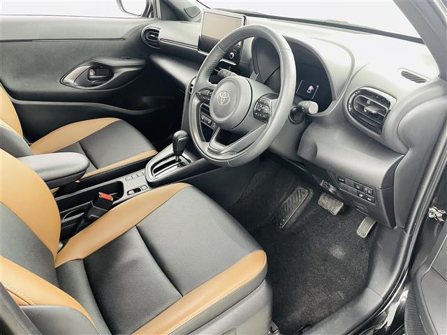 ヤリスクロス ハイブリッドＺ　アドベンチャー　プリクラッシュセーフティ　レーントレーシングアシスト　レーダークルーズコントロール　ブラインドスポットモニター　純正ナビゲーション　Ｂｌｕｅｔｏｏｔｈ　ＥＴＣ　バックカメラ　３６０度カメラ　ＨＤＭＩ（18枚目）