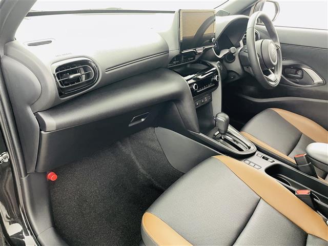 ヤリスクロス ハイブリッドＺ　アドベンチャー　プリクラッシュセーフティ　レーントレーシングアシスト　レーダークルーズコントロール　ブラインドスポットモニター　純正ナビゲーション　Ｂｌｕｅｔｏｏｔｈ　ＥＴＣ　バックカメラ　３６０度カメラ　ＨＤＭＩ（19枚目）