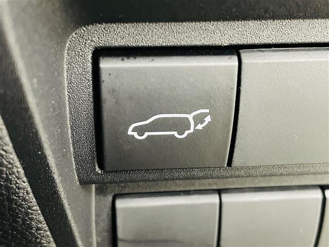 ヤリスクロス ハイブリッドＺ　アドベンチャー　プリクラッシュセーフティ　レーントレーシングアシスト　レーダークルーズコントロール　ブラインドスポットモニター　純正ナビゲーション　Ｂｌｕｅｔｏｏｔｈ　ＥＴＣ　バックカメラ　３６０度カメラ　ＨＤＭＩ（28枚目）