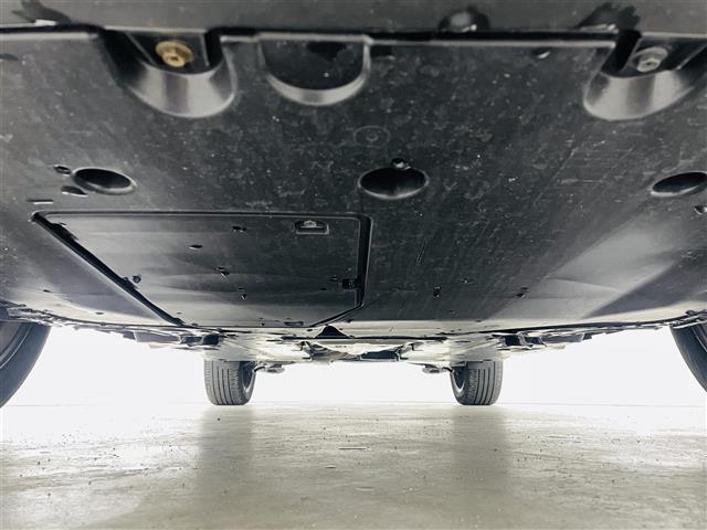 ヤリスクロス ハイブリッドＺ　アドベンチャー　プリクラッシュセーフティ　レーントレーシングアシスト　レーダークルーズコントロール　ブラインドスポットモニター　純正ナビゲーション　Ｂｌｕｅｔｏｏｔｈ　ＥＴＣ　バックカメラ　３６０度カメラ　ＨＤＭＩ（42枚目）