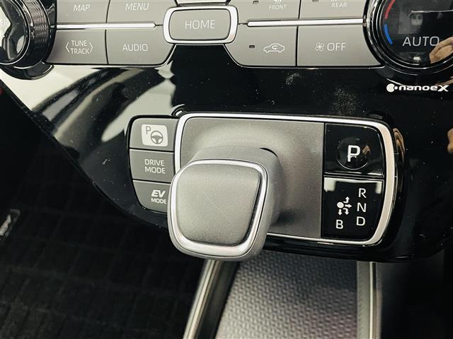 アクア Ｚ　トヨタセーフティセンス　プリクラッシュセーフティ　レーダークルーズコントロール　ブラインドスポットモニターパノラミックビューモニター　ヘッドアップディスプレイ　純正ディスプレイオーディオ　Ｂカメラ（21枚目）