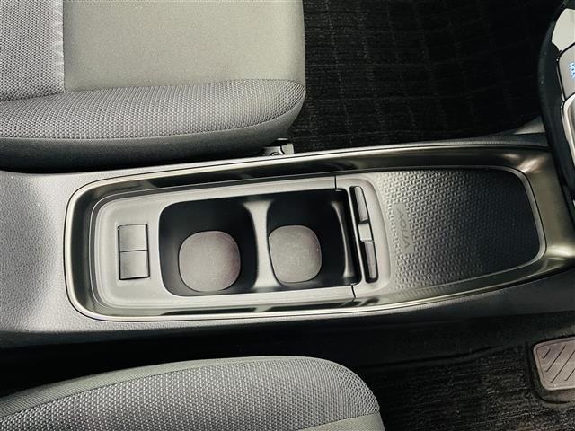 アクア Ｚ　トヨタセーフティセンス　プリクラッシュセーフティ　レーダークルーズコントロール　ブラインドスポットモニターパノラミックビューモニター　ヘッドアップディスプレイ　純正ディスプレイオーディオ　Ｂカメラ（36枚目）