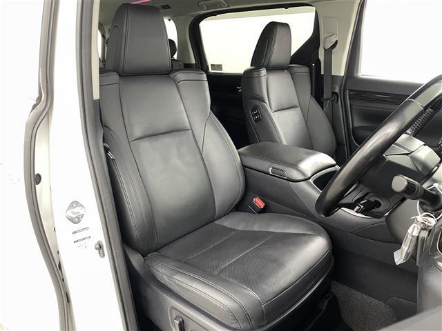 アルファード ２．５Ｓ　Ｃパッケージ　プリクラッシュセーフティ　レーントレーシングアシスト　レーンディパーチャーアラート　レーダークルーズコントロール　ブラインドスポットモニター　純正ナビゲーション　Ｂｌｕｅｔｏｏｔｈ　ＴＶ　バックカメラ（11枚目）