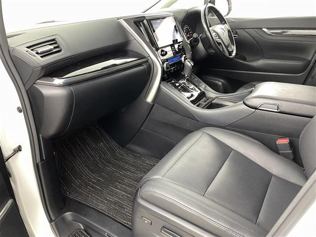 アルファード ２．５Ｓ　Ｃパッケージ　プリクラッシュセーフティ　レーントレーシングアシスト　レーンディパーチャーアラート　レーダークルーズコントロール　ブラインドスポットモニター　純正ナビゲーション　Ｂｌｕｅｔｏｏｔｈ　ＴＶ　バックカメラ（21枚目）