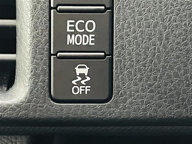 ノア Ｓｉ　フリップダウン　純正７インチＳＤナビ　型番；ＮＳＺＴ－Ｗ６４ＴフルセグＴＶ／ＢＴ／ＣＤ／ＤＶＤ　バックＣ　両側パワースライドドア　ウォークスルー　ＬＥＤオートライト　フォグ　純正ＡＷ　ドラレコ　ＥＴＣ（9枚目）