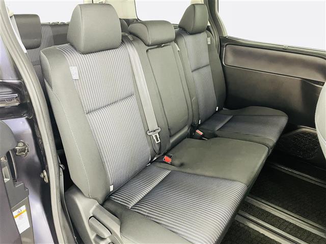 ノア Ｓｉ　フリップダウン　純正７インチＳＤナビ　型番；ＮＳＺＴ－Ｗ６４ＴフルセグＴＶ／ＢＴ／ＣＤ／ＤＶＤ　バックＣ　両側パワースライドドア　ウォークスルー　ＬＥＤオートライト　フォグ　純正ＡＷ　ドラレコ　ＥＴＣ（13枚目）