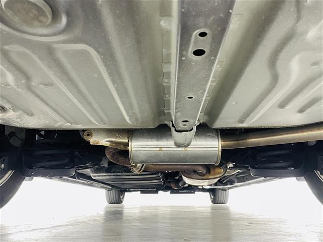 ノア Ｓｉ　フリップダウン　純正７インチＳＤナビ　型番；ＮＳＺＴ－Ｗ６４ＴフルセグＴＶ／ＢＴ／ＣＤ／ＤＶＤ　バックＣ　両側パワースライドドア　ウォークスルー　ＬＥＤオートライト　フォグ　純正ＡＷ　ドラレコ　ＥＴＣ（42枚目）