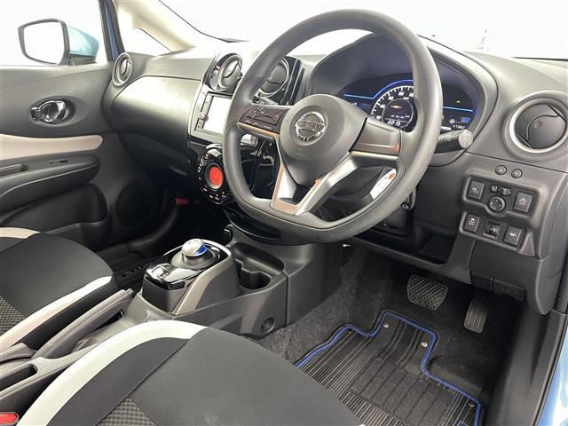 ノート ｅ－パワー　Ｘ　衝突軽減ブレーキ　斜線逸脱警報装置　純正ナビゲーション　バックカメラ　ＥＴＣ　前方ドライブレコーダー　Ｂｌｕｅｔｏｏｔｈ　ふらつき警報標識認識　スマートキー　ＴＶ　プッシュスタート　全方位カメラ（18枚目）