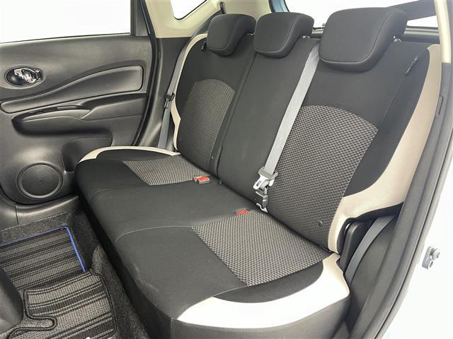 ノート ｅ－パワー　Ｘ　衝突軽減ブレーキ　斜線逸脱警報装置　純正ナビゲーション　バックカメラ　ＥＴＣ　前方ドライブレコーダー　Ｂｌｕｅｔｏｏｔｈ　ふらつき警報標識認識　スマートキー　ＴＶ　プッシュスタート　全方位カメラ（21枚目）