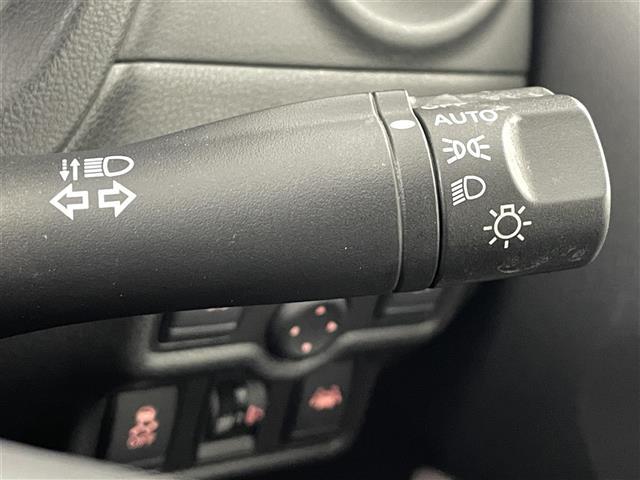 ノート ｅ－パワー　Ｘ　衝突軽減ブレーキ　斜線逸脱警報装置　純正ナビゲーション　バックカメラ　ＥＴＣ　前方ドライブレコーダー　Ｂｌｕｅｔｏｏｔｈ　ふらつき警報標識認識　スマートキー　ＴＶ　プッシュスタート　全方位カメラ（30枚目）