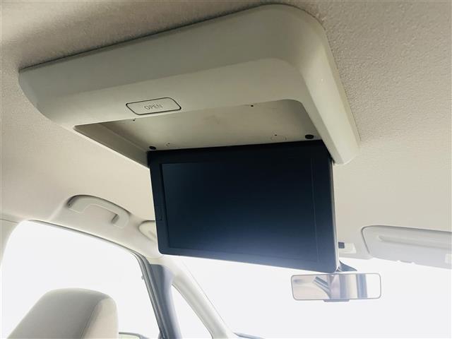 セレナ Ｘ　純正ＳＤ９インチナビ　純正フリップダウンモニター　フルセグＴＶ　ＣＤ／ＤＶＤ　Ｂｌｕ－ｒａｙ　アラウンドビューモニター　プロパイロット　両側パワースライドドア　デジタルインナーミラー　純正フロアマット（4枚目）