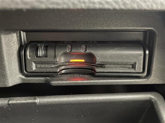 セレナ ハイウェイスター S-ハイブリッド Vセレクション 禁煙車 純正8インチナビ フリップダウンモニター ETC 両側パワースライドドア バックカメラ 15インチアルミホイール 純正フロアマット フルセグTV Bluetooth アイドリングストップ CD(9枚目)