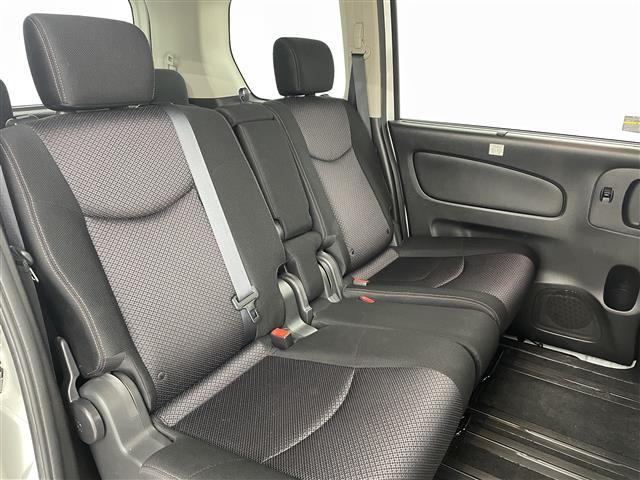 セレナ ハイウェイスター S-ハイブリッド Vセレクション 禁煙車 純正8インチナビ フリップダウンモニター ETC 両側パワースライドドア バックカメラ 15インチアルミホイール 純正フロアマット フルセグTV Bluetooth アイドリングストップ CD(11枚目)