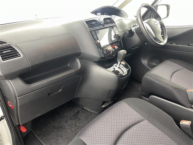 セレナ ハイウェイスター S-ハイブリッド Vセレクション 禁煙車 純正8インチナビ フリップダウンモニター ETC 両側パワースライドドア バックカメラ 15インチアルミホイール 純正フロアマット フルセグTV Bluetooth アイドリングストップ CD(20枚目)