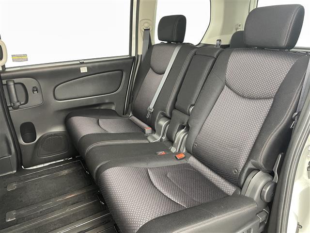 セレナ ハイウェイスター S-ハイブリッド Vセレクション 禁煙車 純正8インチナビ フリップダウンモニター ETC 両側パワースライドドア バックカメラ 15インチアルミホイール 純正フロアマット フルセグTV Bluetooth アイドリングストップ CD(22枚目)