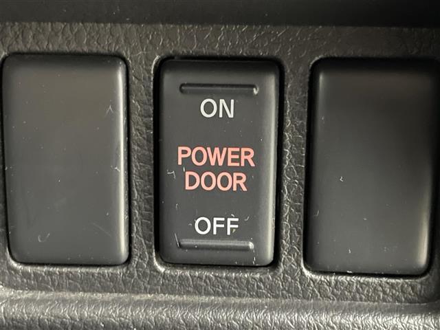 セレナ ハイウェイスター S-ハイブリッド Vセレクション 禁煙車 純正8インチナビ フリップダウンモニター ETC 両側パワースライドドア バックカメラ 15インチアルミホイール 純正フロアマット フルセグTV Bluetooth アイドリングストップ CD(32枚目)