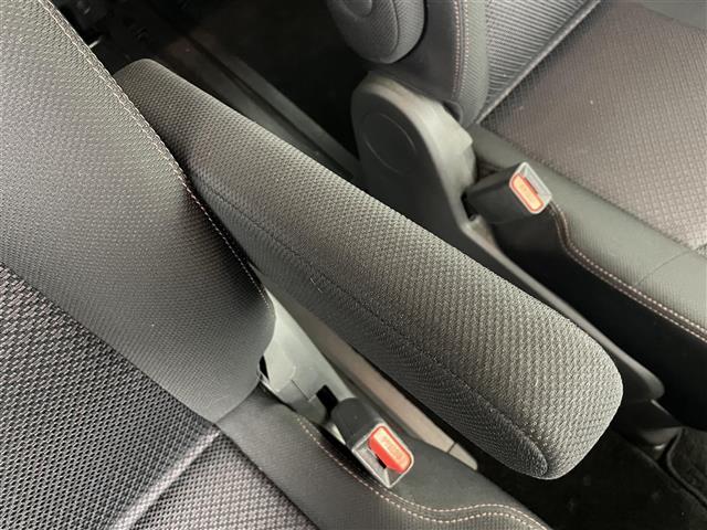 セレナ ハイウェイスター S-ハイブリッド Vセレクション 禁煙車 純正8インチナビ フリップダウンモニター ETC 両側パワースライドドア バックカメラ 15インチアルミホイール 純正フロアマット フルセグTV Bluetooth アイドリングストップ CD(35枚目)