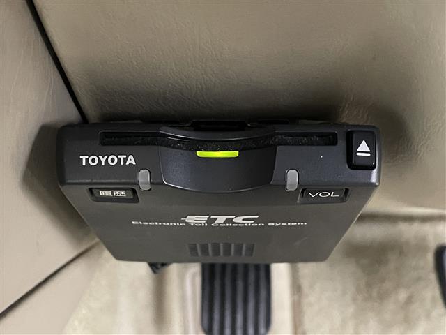 クラウン ロイヤルエクストラリミテッド 純正DVDナビ ETC CD FM,AM カセット 前後ドライブレコーダー パワーシート HIDヘッドライト フォグランプ オートライト 純正ホイール 純性フロアマット 純正ドアバイザー ミラーヒータ(7枚目)