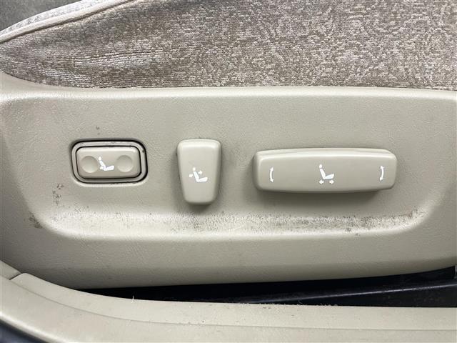 クラウン ロイヤルエクストラリミテッド 純正DVDナビ ETC CD FM,AM カセット 前後ドライブレコーダー パワーシート HIDヘッドライト フォグランプ オートライト 純正ホイール 純性フロアマット 純正ドアバイザー ミラーヒータ(8枚目)